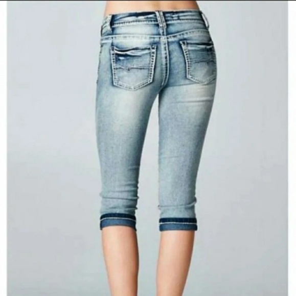 Only 1 left! ð¹Distressed skinny capris. No offers - Picture 2 of 6